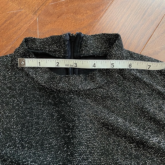 Black w/ Silver Sleeveless Turtleneck Top - Picture 5 of 12